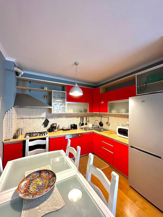Central Inn Home Tirana 公寓