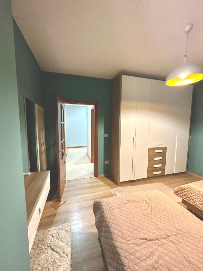 Central Inn Home Tirana 公寓